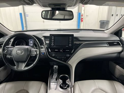 Used 2024 Toyota Camry SE w/ Convenience Package FWD image 10