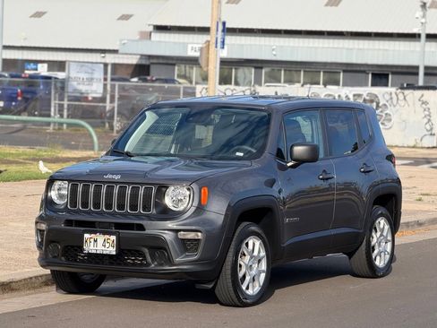 Used 2023 Jeep Renegade Latitude AWD/4WD image 1