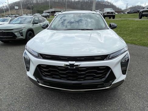 New 2026 Chevrolet Trax ACTIV w/ Driver Confidence Package FWD image 2