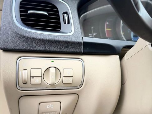 Used 2015 Volvo S60 T5 Premier image 22