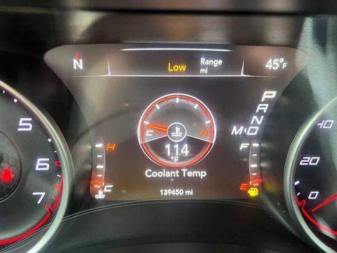 Used 2016 Dodge Charger SXT RWD image 12