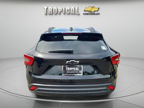 New 2026 Chevrolet Trax LT w/ Midnight Edition FWD image 4