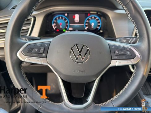 Used 2025 Volkswagen Atlas Cross Sport SE w/ Panoramic Sunroof Package image 17