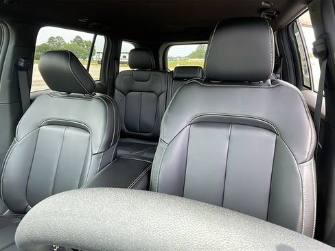 New 2025 Jeep Grand Cherokee Limited w/ Black Appearance Package image 26