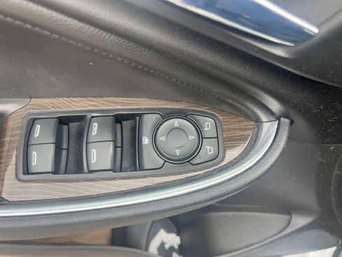 Used 2017 Chevrolet Malibu Premier w/ Driver Confidence Package image 23