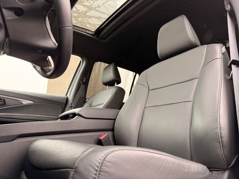 Used 2025 Honda Passport EX-L image 25