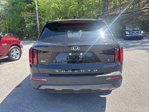 Used 2021 Kia Sorento S image 27