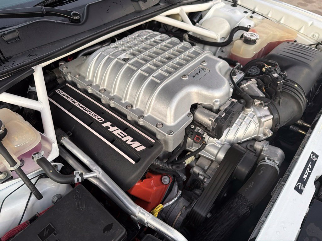 Used 2016 Dodge Challenger SRT Hellcat RWD image 16