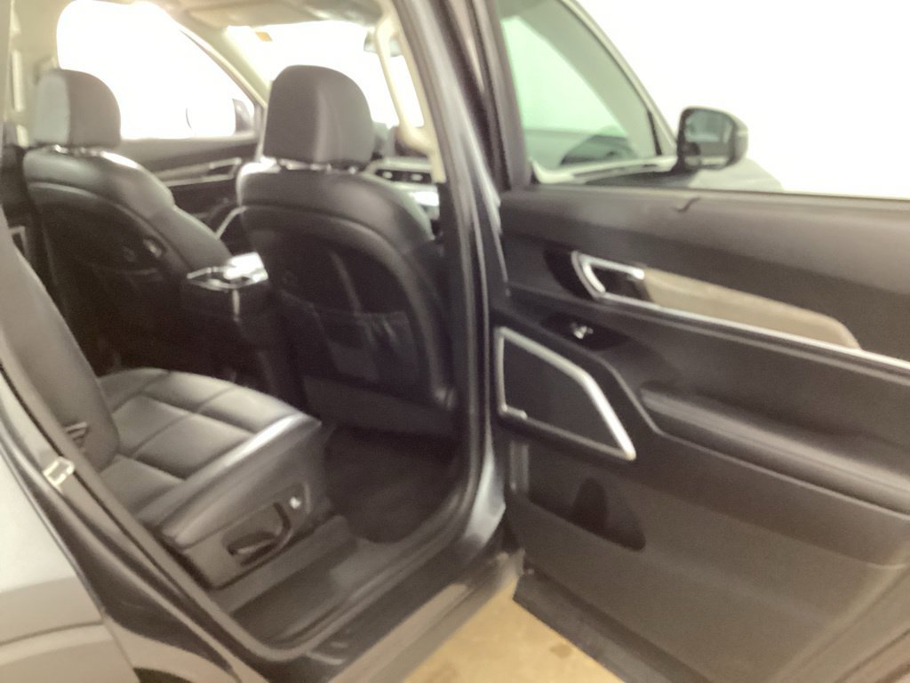 Used 2022 Kia Telluride EX w/ EX Premium Package AWD/4WD image 19