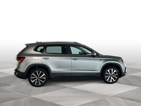 Certified 2023 Volkswagen Taos SE FWD image 9