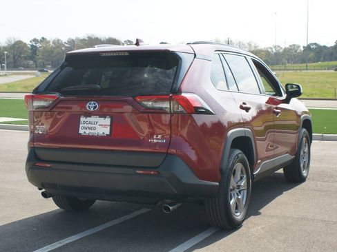 Used 2024 Toyota RAV4 LE image 19