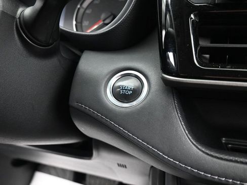 Used 2021 Toyota Highlander L image 24