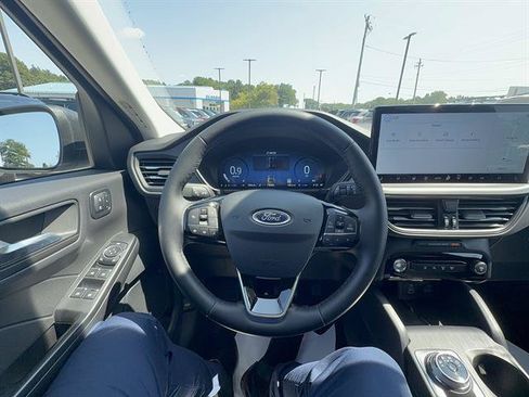 Certified 2025 Ford Escape Active w/ Active Premium Tech Pack AWD/4WD image 15