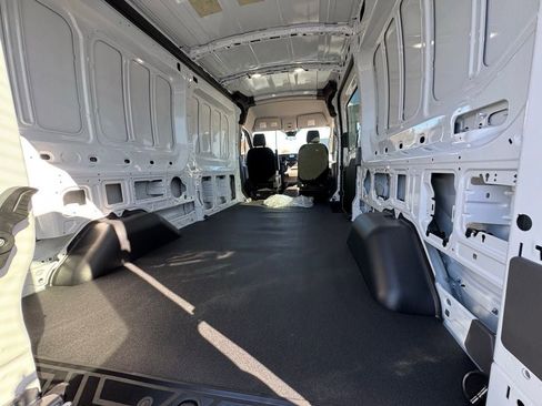 New 2025 Ford Transit 250 148 Medium Roof image 7