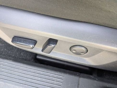 Used 2023 Nissan Rogue SV image 13