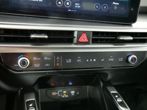 Used 2024 Kia Sorento S w/ Panoramic Sunroof Package AWD/4WD image 33