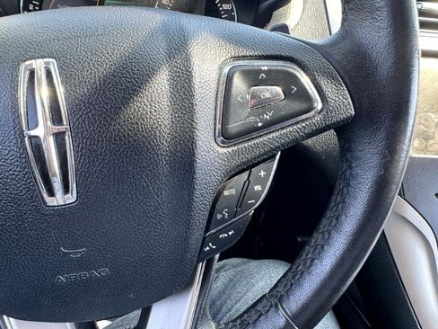 Used 2015 Lincoln MKZ image 9