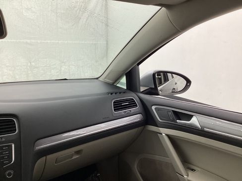 Used 2017 Volkswagen Golf Alltrack S image 28