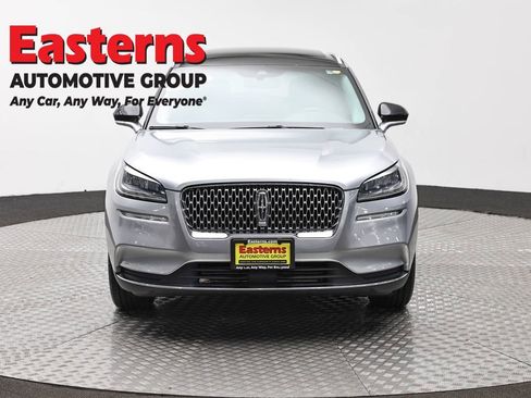 Used 2022 Lincoln Corsair AWD w/ Premium Package image 2