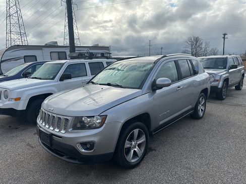 Used 2017 Jeep Compass High Altitude image 3
