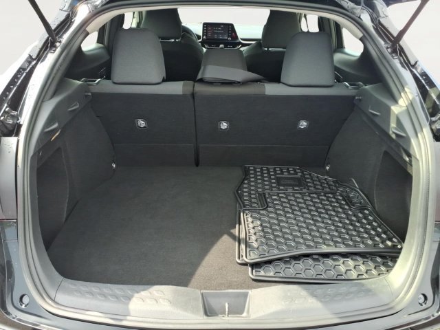 Used 2022 Toyota C-HR XLE FWD image 20