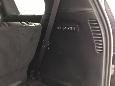 Used 2022 Chrysler Pacifica Limited w/ S Appearance Package FWD image 18