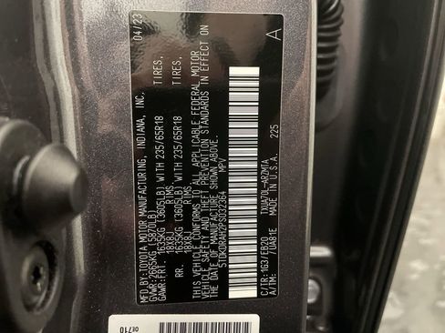 Used 2023 Toyota Highlander XLE image 27