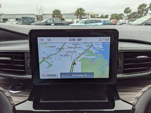 Certified 2022 Ford Explorer Limited w/ Equipment Group 301A image 19