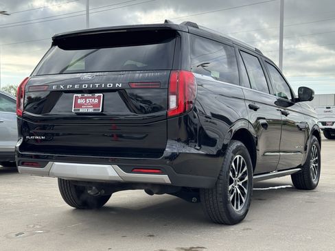 Used 2025 Ford Expedition Platinum image 8