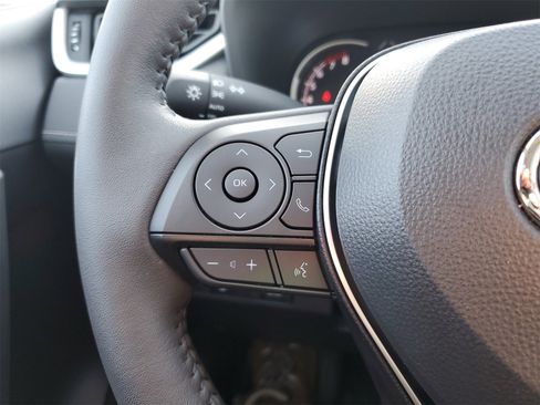 Certified 2025 Toyota RAV4 XLE image 21