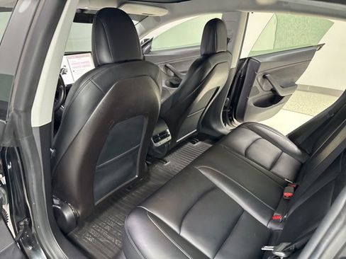 Used 2019 Tesla Model 3 Long Range image 19