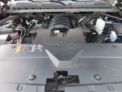 Used 2019 Chevrolet Silverado 1500 Custom w/ Custom Convenience Package AWD/4WD image 12
