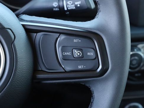 Used 2023 Jeep Gladiator Sport image 23