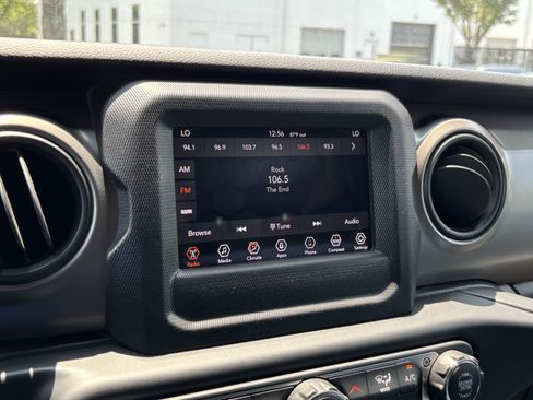 Used 2020 Jeep Gladiator Sport w/ Quick Order Package 23S AWD/4WD image 23