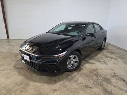 Used 2025 Hyundai Elantra SE