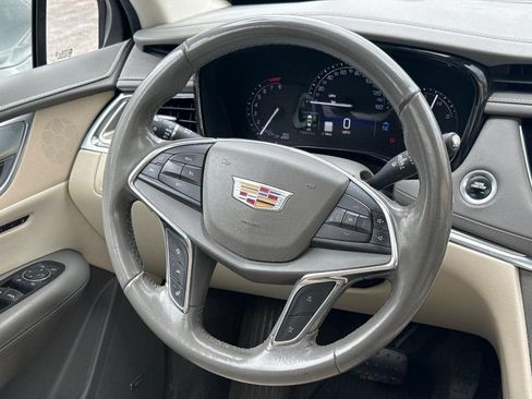 Used 2019 Cadillac XT5 Luxury AWD/4WD image 17