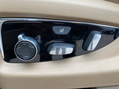 Used 2020 Cadillac Escalade Platinum AWD/4WD image 18