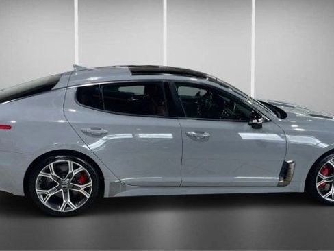 Used 2019 Kia Stinger GT1 image 6