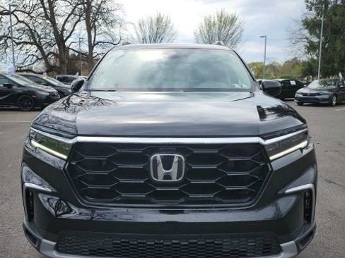 Used 2024 Honda Pilot Touring image 3