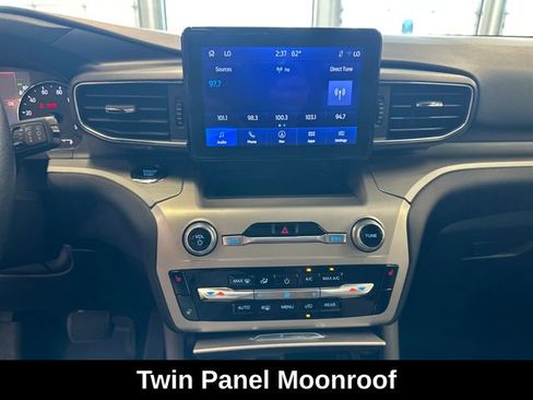 Used 2023 Ford Explorer XLT w/ Equipment Group 202A AWD/4WD image 3