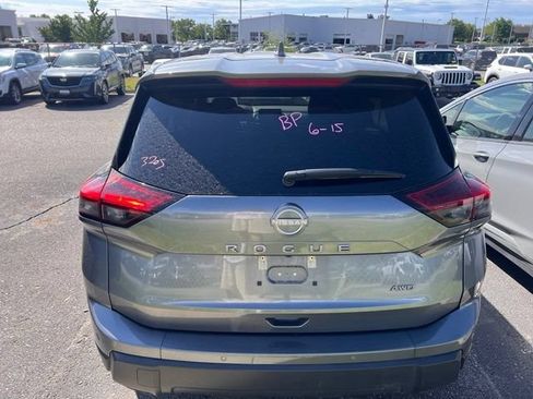 Used 2025 Nissan Rogue SV AWD/4WD image 4