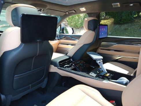 Used 2025 Cadillac Escalade IQ Luxury 2 AWD/4WD image 27