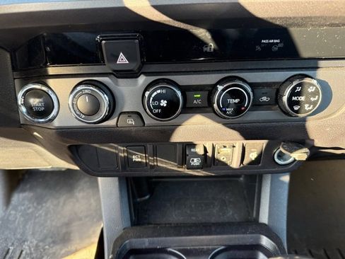 Used 2018 Toyota Tacoma TRD Off-Road image 16