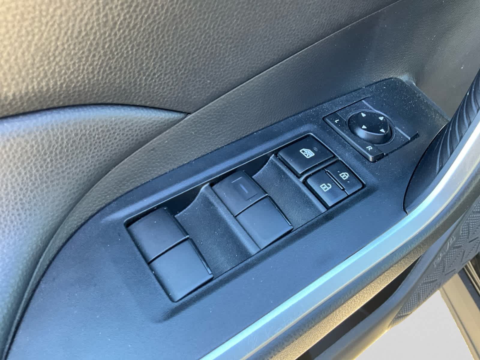 Used 2024 Toyota RAV4 LE AWD/4WD image 17