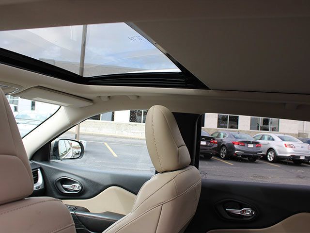 Used 2016 Jeep Cherokee Limited FWD image 9