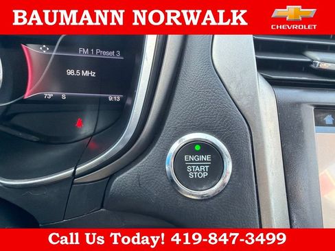 Used 2017 Ford Fusion SE w/ Fusion SE Technology Package FWD image 30