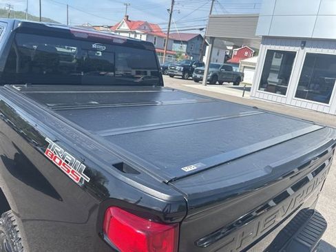 Used 2019 Chevrolet Silverado 1500 LT Trail Boss image 10