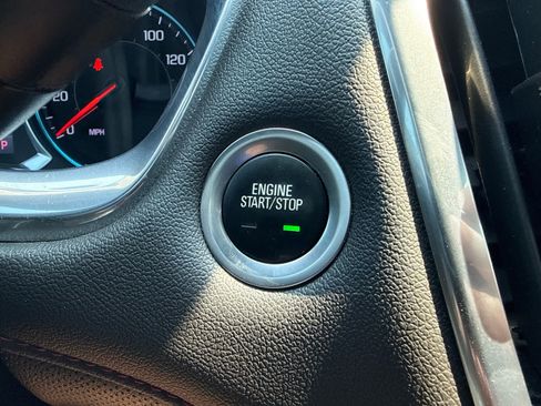 Certified 2022 Chevrolet Traverse RS FWD image 19