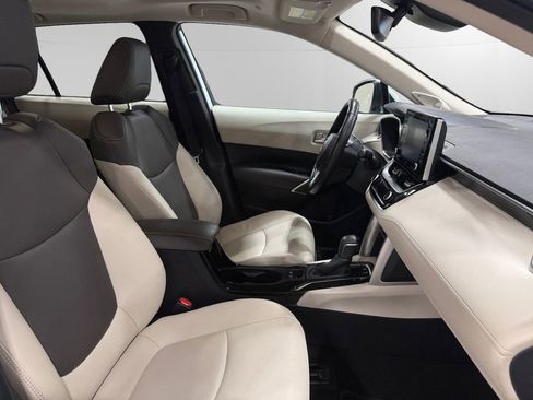 Used 2022 Toyota Corolla Cross XLE image 14
