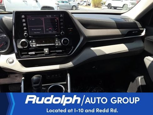 Used 2021 Toyota Highlander L FWD image 19
